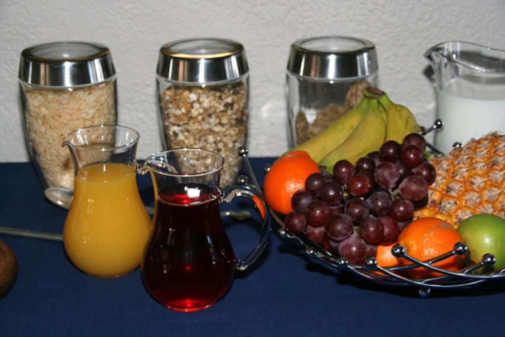 Majorca House Bed and Breakfast Somerset West Eksteriør billede