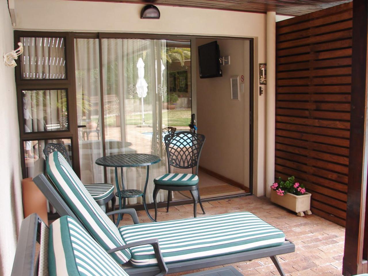 Majorca House Bed and Breakfast Somerset West Eksteriør billede